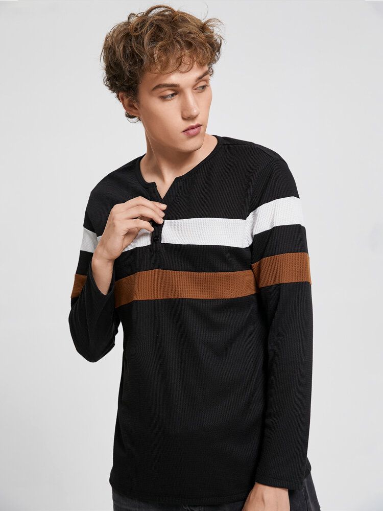 Męska Koszulka W Paski Z Wycięciem I Kołnierzykiem W Stylu Henley